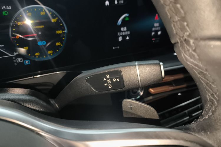 奔驰EQC 2022款 EQC 400 4MATIC中控内饰18