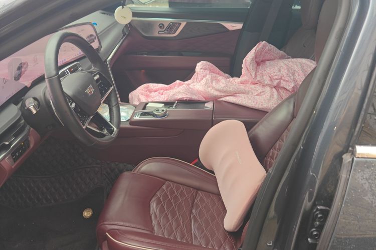 凯迪拉克CT6 2023款 28T 尊贵型中控内饰19