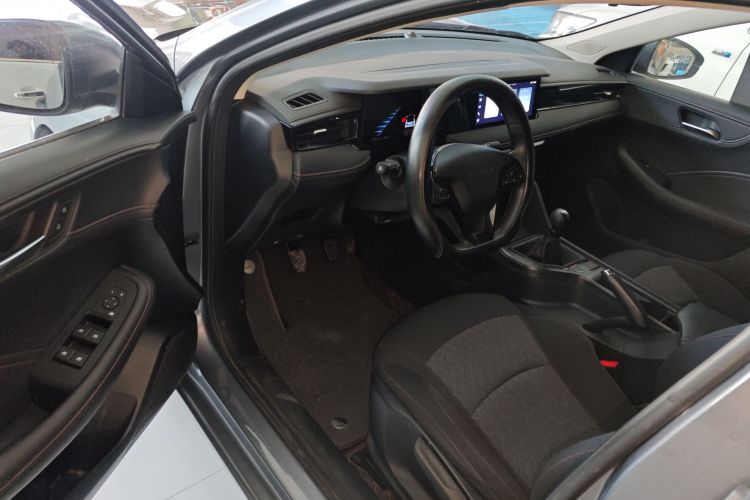 荣威i5 2023款 1.5L 手动舒享版中控内饰20