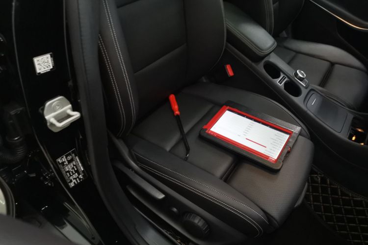 奔驰GLA 2016款 GLA 200 时尚型局部细节41