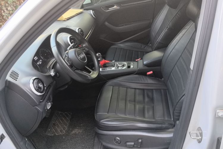 奥迪A3 2018款 30周年年型 Limousine 35 TFSI 时尚型局部细节19