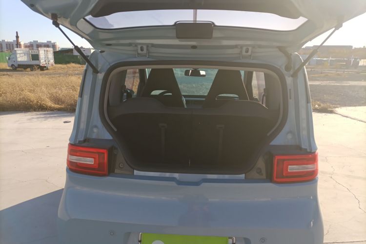 五菱汽车 宏光MINIEV 2020款 悦享款 三元锂机舱底盘23