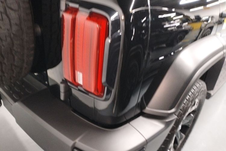 坦克300 2024款 2.0T 征服者车身外观9