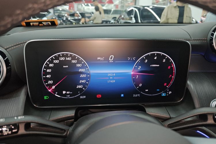 奔驰GLC 2023款 改款 GLC 260 L 4MATIC 豪华型 7座中控内饰14