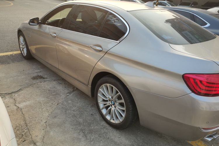 宝马5系 2014款 525Li 豪华设计套装车身外观4