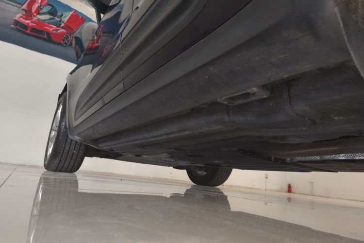 保时捷 2022款 Macan 2.0T机舱底盘30