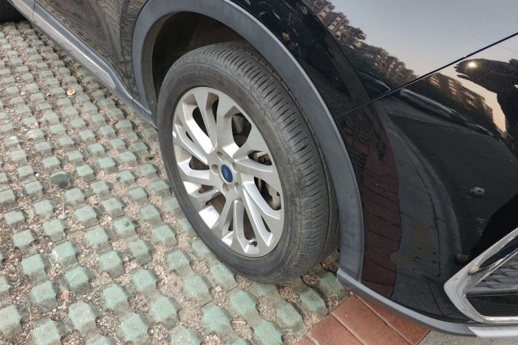 福特 领裕 2021款 EcoBoost 225 铂领型 7座车身外观10