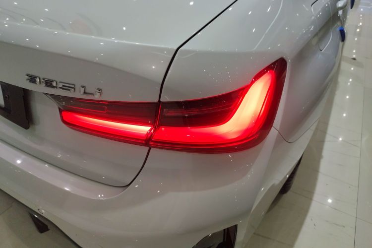 宝马3系 2024款 325Li M运动套装车身外观9