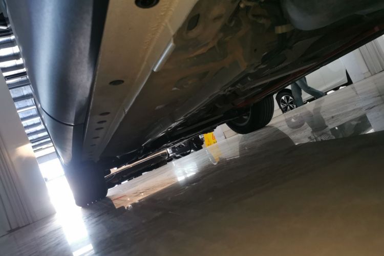 丰田 卡罗拉锐放 2023款 双擎 2.0L 先锋版局部细节9002