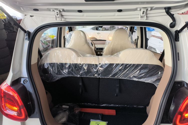 五菱汽车 宏光MINIEV 2025款 四门版 进阶款机舱底盘23