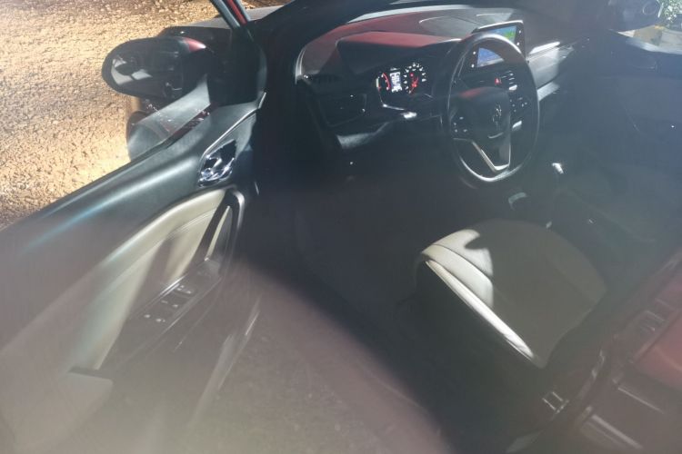 宝骏310W 2017款 1.5L 手动时尚型 国V中控内饰7003