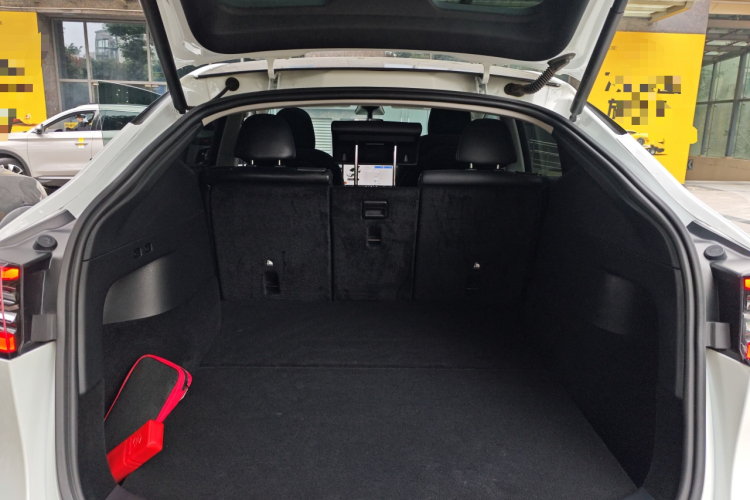 特斯拉 Model Y 2021款 标准续航后驱版局部细节23