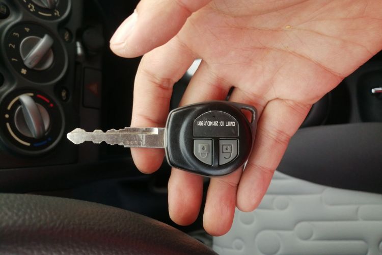 铃木 奥拓 2013款 1.0L 自动豪华型中控内饰7001