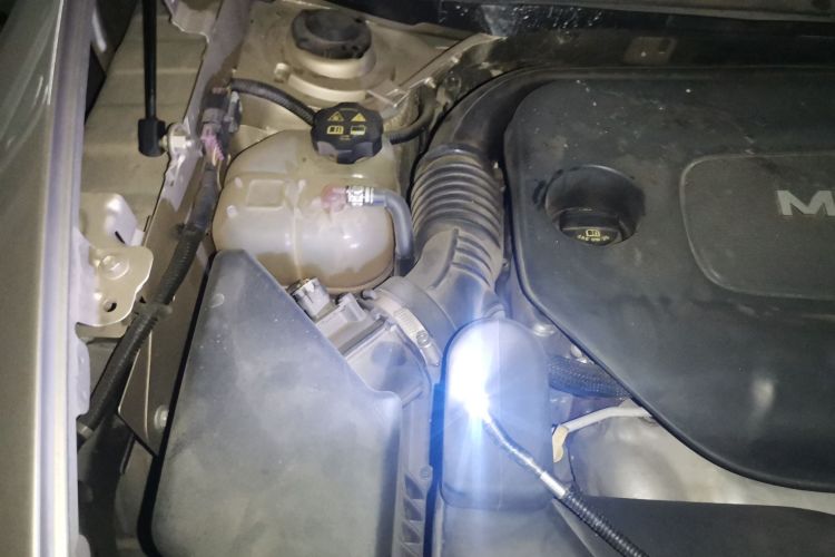 Jeep 自由光(进口) 2014款 2.4L 豪华版局部细节9006