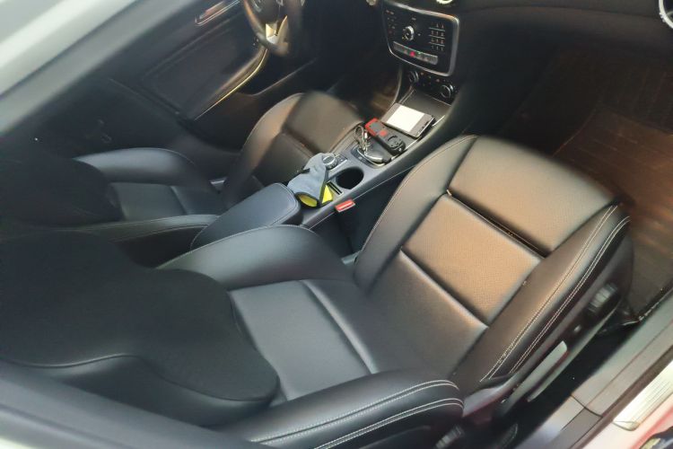 奔驰GLA 2019款 GLA 200 动感型局部细节41