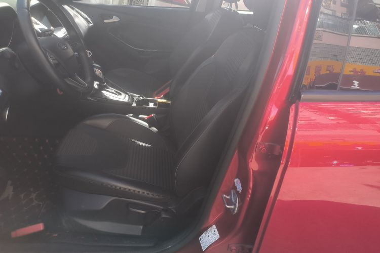 福特 福克斯 2018款 两厢经典 1.6L 自动风尚型智行版中控内饰19