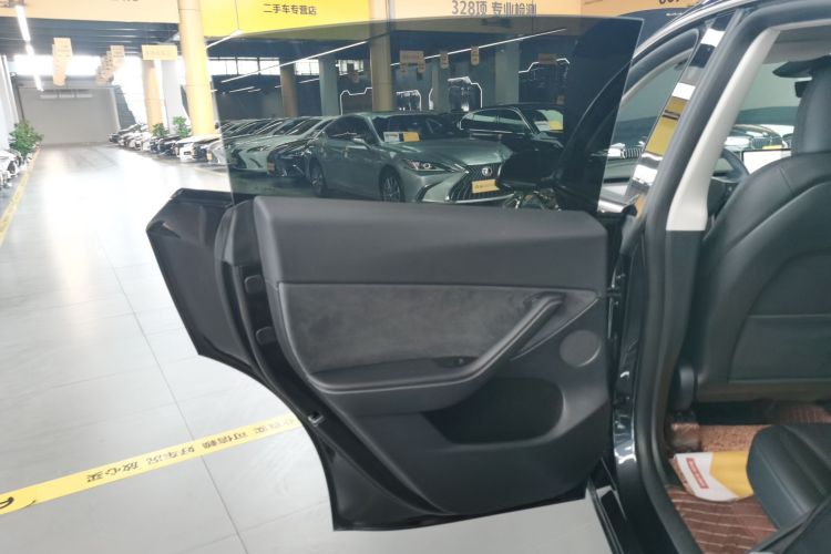 特斯拉 Model Y 2024款 后轮驱动版中控内饰49