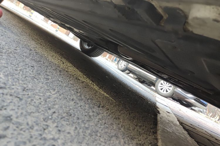 奔驰C级 2020款 改款 C 260 L 运动版局部细节9001