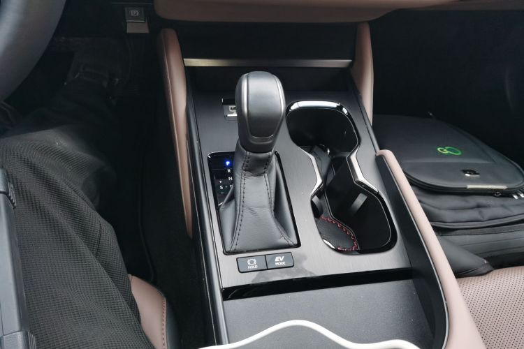 雷克萨斯ES 2025款 300h 臻享版中控内饰18