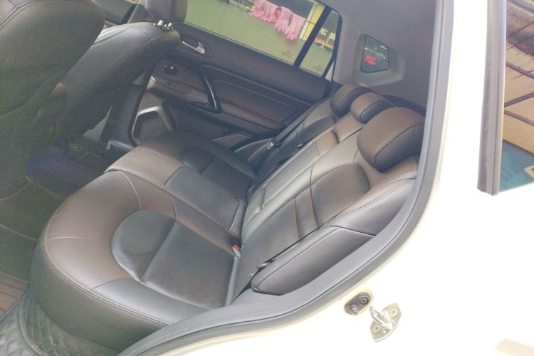 广汽传祺 传祺GS4 2016款 235T 手动豪华版中控内饰21