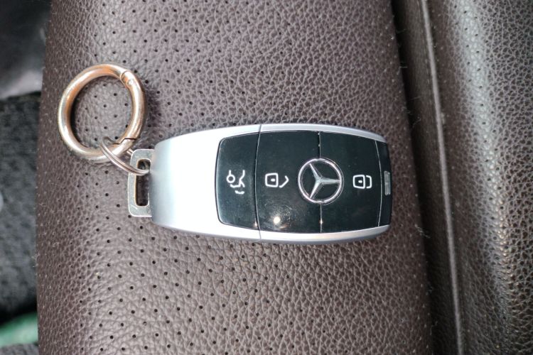 奔驰GLC 2017款 GLC 200 4MATIC中控内饰7001