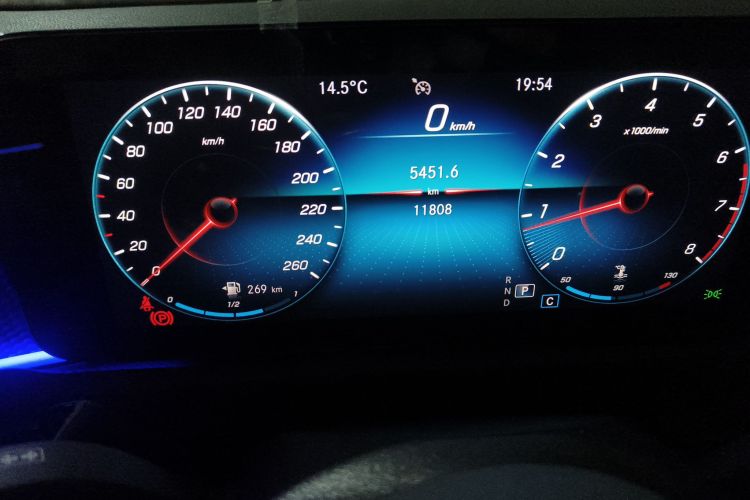 奔驰A级 2021款 A 200 L 运动轿车时尚型中控内饰15