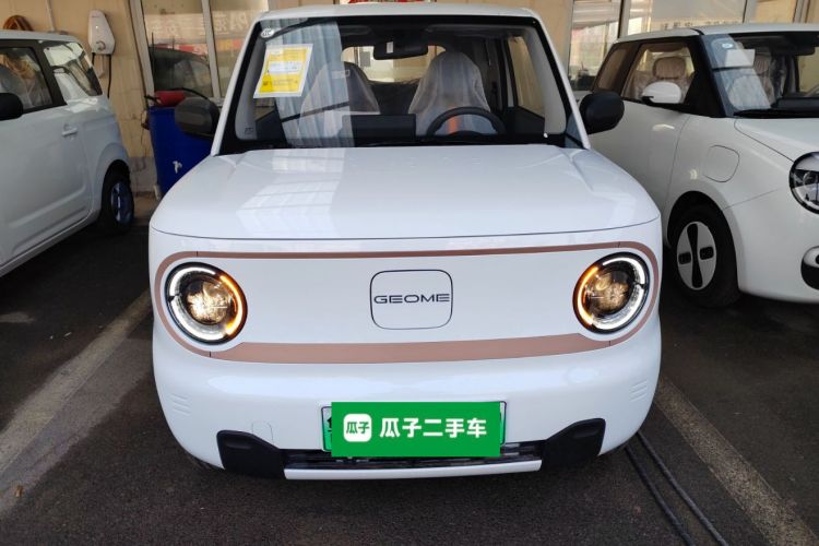 吉利银河 2024款 熊猫mini 200km 耐力熊车身外观2