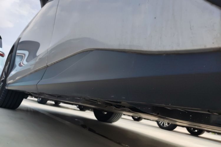 雷克萨斯RZ 2023款 450e 四驱纵行版局部细节9002