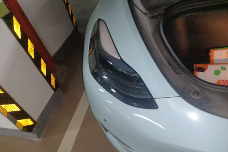 特斯拉 Model Y 2021款 标准续航后驱版车身外观8