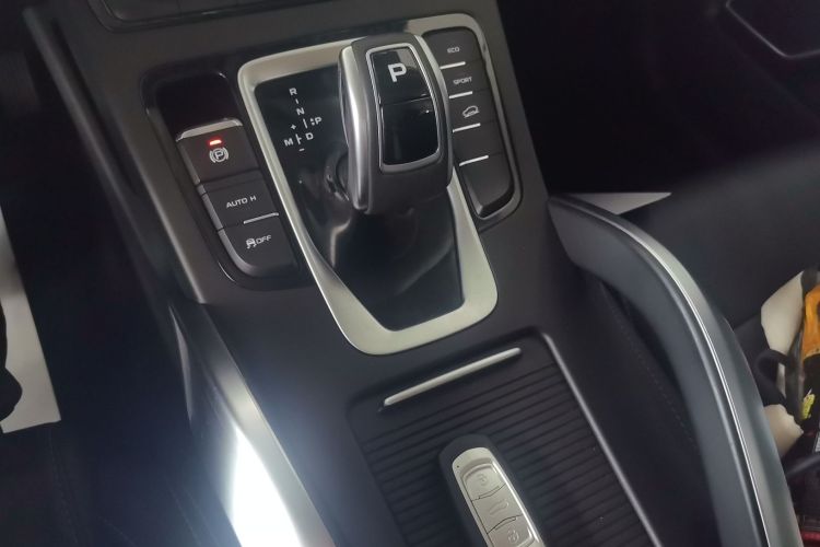 吉利汽车 博越 2021款 百万款 1.8TD DCT两驱豪华型中控内饰18