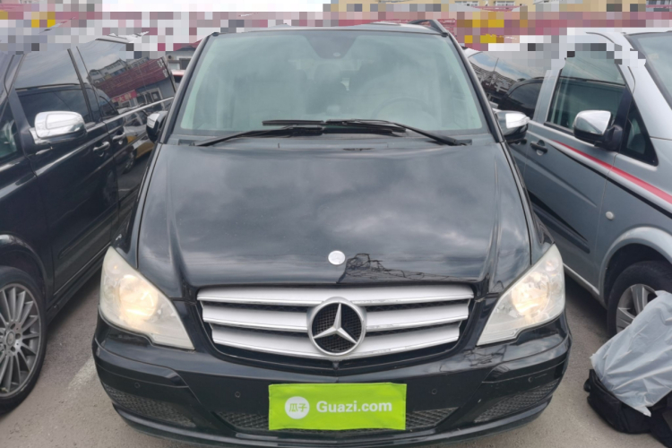 奔驰 唯雅诺 2013款 3.0L 舒适版车身外观2