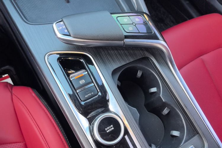 长安UNI-T 2020款 1.5T 尊贵型中控内饰18