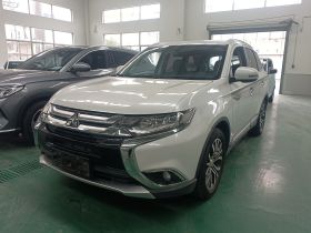 三菱 欧蓝德 2018款 2.4L 四驱精英版 5座