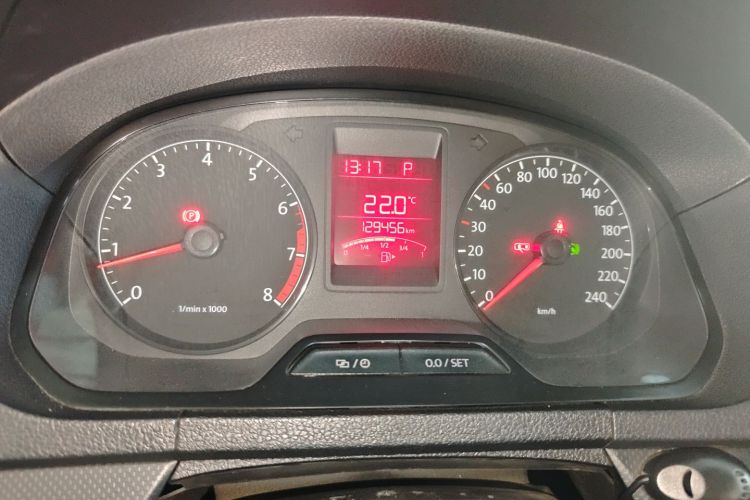 大众 捷达 2013款 1.6L 自动时尚型中控内饰14