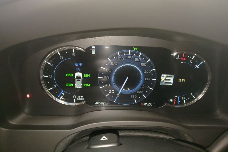 凯迪拉克 凯雷德ESCALADE 2017款 6.2L ESV铂金版加长型局部细节14