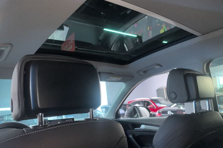 奥迪Q5L 2022款 40T 豪华动感型中控内饰22