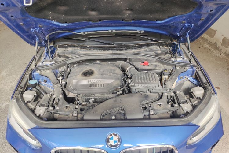 宝马1系 2020款 120i M运动套装机舱底盘24