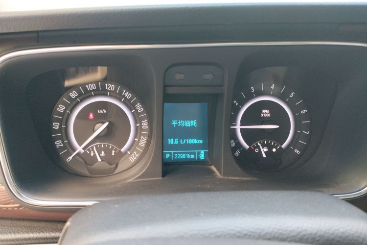 别克GL8 2018款 28T 尊贵型 国VI局部细节14