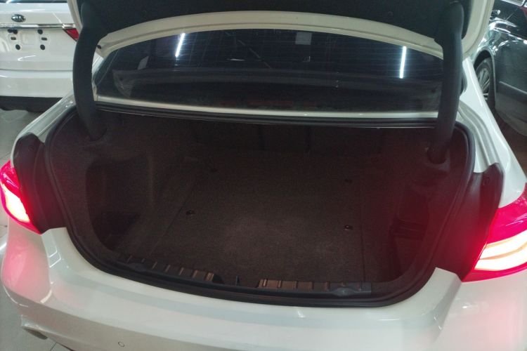 宝马3系 2018款 320i M运动套装机舱底盘23