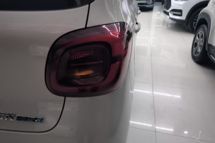 五菱汽车 宏光MINIEV 2025款 四门版 进阶款车身外观9