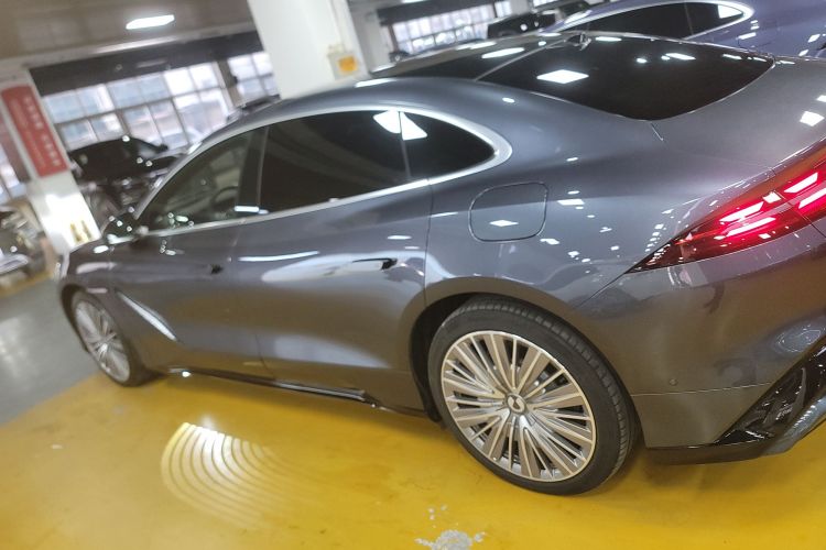 腾势Z9 2024款 1100km 四驱Ultra版车身外观4