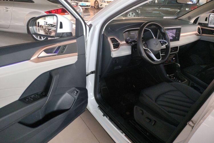 大众 途岳 2023款 300TSI 两驱皎月版中控内饰7003