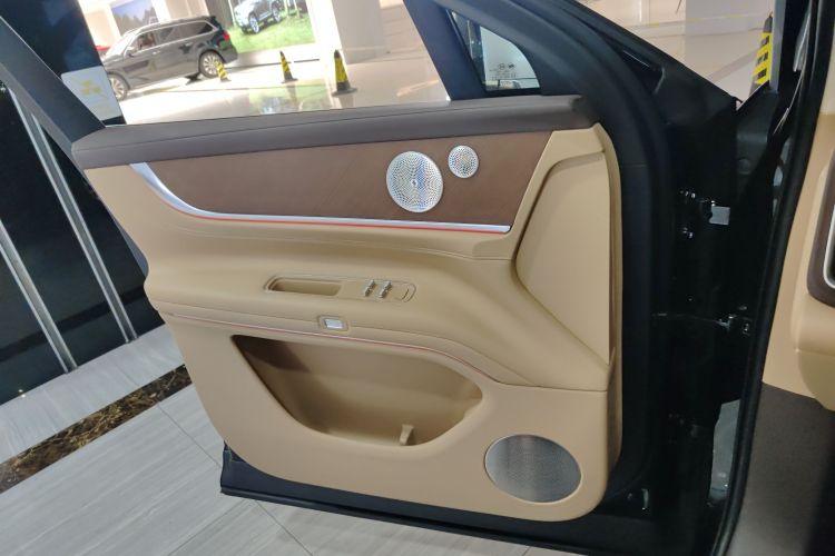 鸿蒙智行 问界M9 2024款 增程 Max版 42kWh 5座版中控内饰47