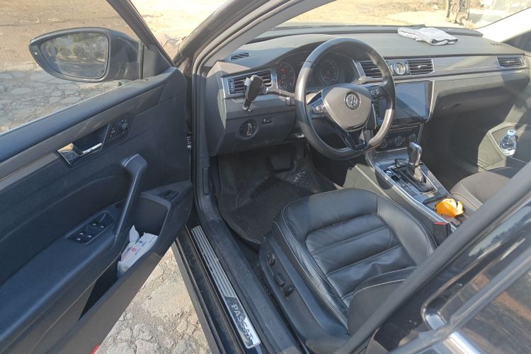 大众 帕萨特 2017款 280TSI DSG尊荣版中控内饰20