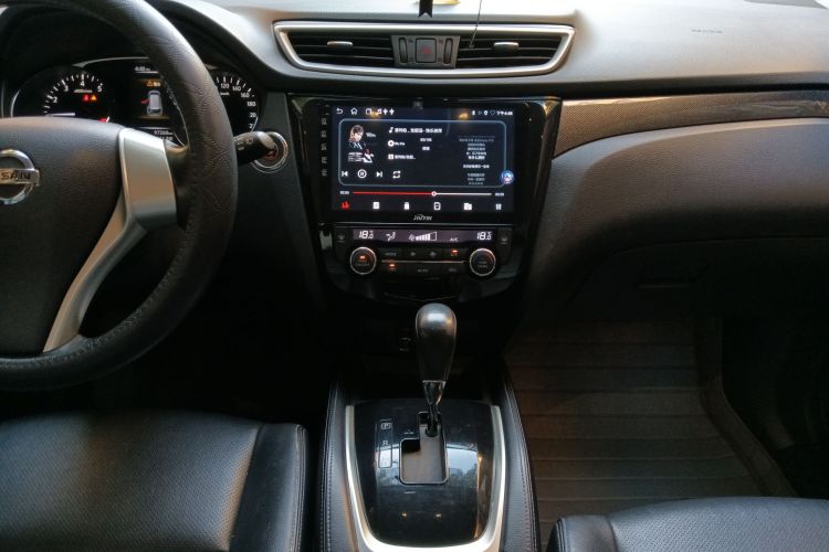 日产 奇骏 2015款 2.5L CVT领先MAX版 4WD局部细节16