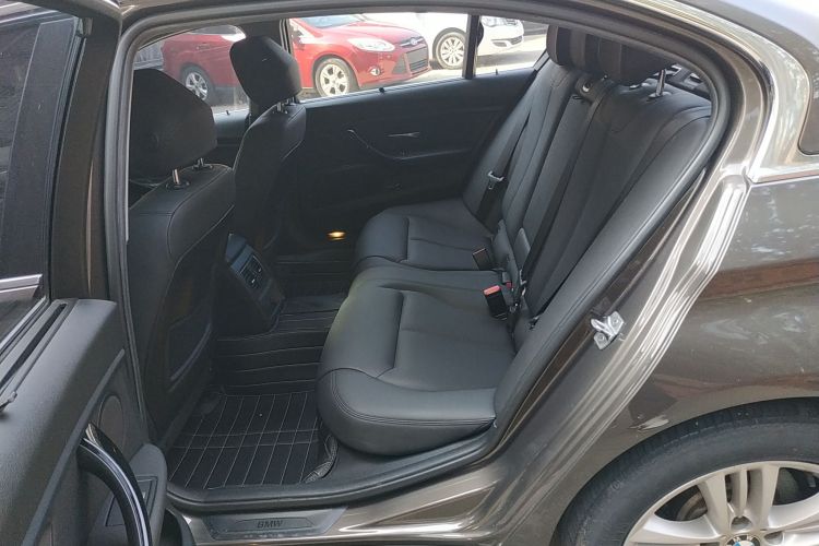 宝马3系 2017款 320Li 时尚型中控内饰21