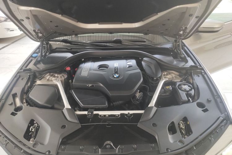 宝马5系 2020款 530Li 尊享型 豪华套装机舱底盘24