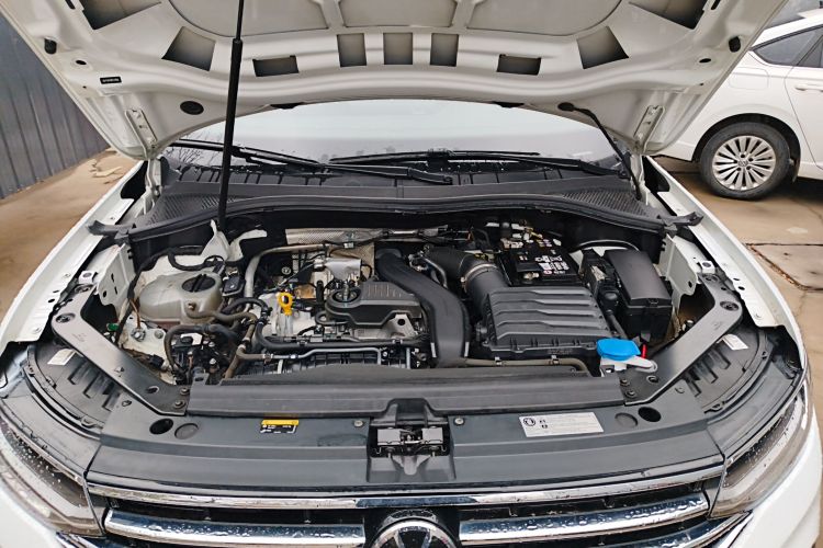 大众 途观L 2024款 300TSI 自动两驱智享版机舱底盘24