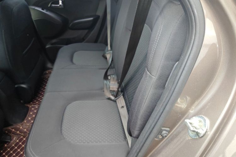 北京现代ix35 2013款 2.0L 手动两驱舒适型GL 国IV中控内饰7004