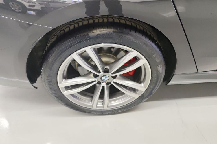 宝马6系GT 2019款 630i M运动套装车身外观6008